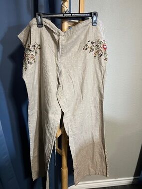 Bongo Linen Embroidered Wide-Leg Pants - Natural with Floral Embroidery